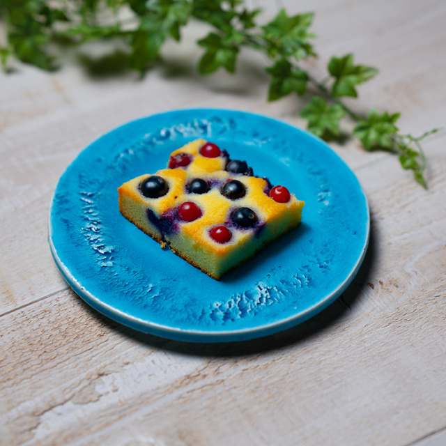 和食器 トルコブルー六寸丸台皿 作家「荒木漢一」