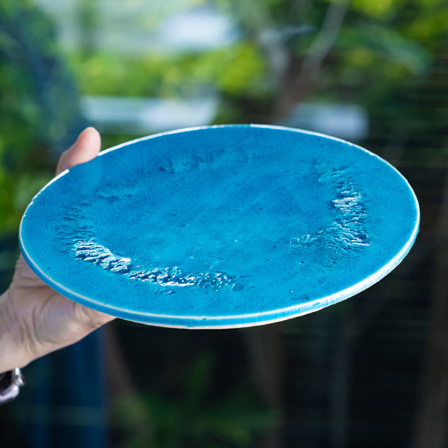 送料無料 ｜和食器　中皿　トルコブルー七寸丸台皿-21cm-（KIA-109）　作家「荒木漢一」