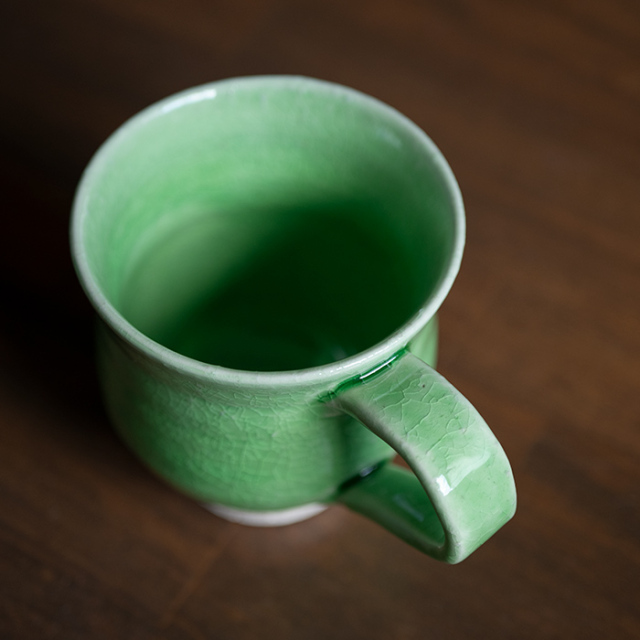 淡い緑色の陶器瓶 ベイビーわるきゅーれドラマタイアップ品 陶器製 壺 グリーン