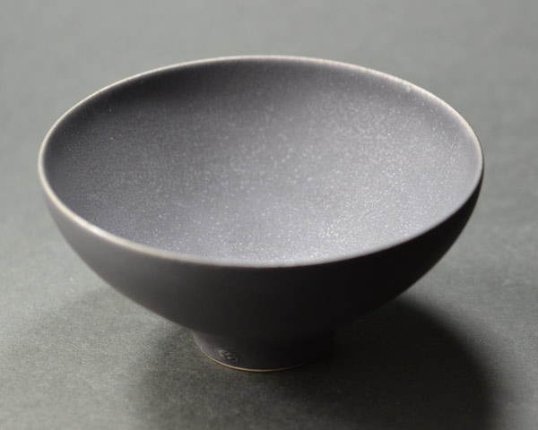 【新品・手作り】黒釉花形茶碗 高級和食器 新品・手作り】黒釉花形茶碗 職人技の和食器 作家の和食器オンライン
