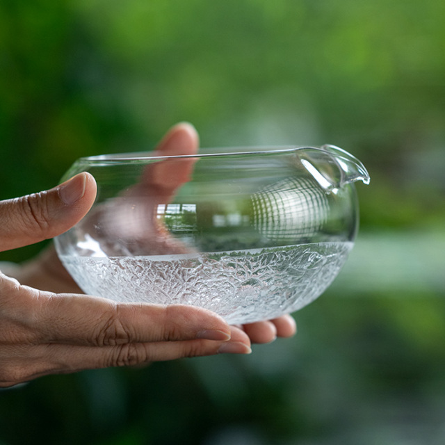 ガラス　作家　岸本耕平