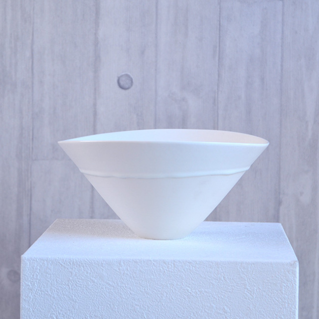 白磁花器　陶芸家・竹内紘三
