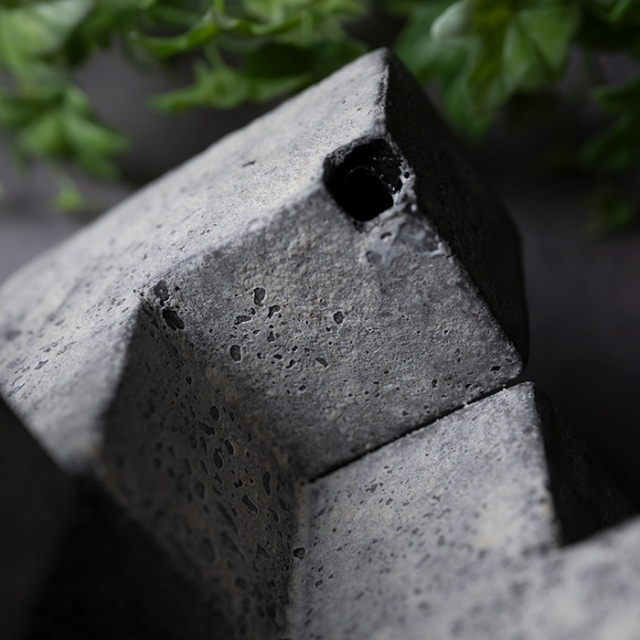 MODERN RUINS Vase