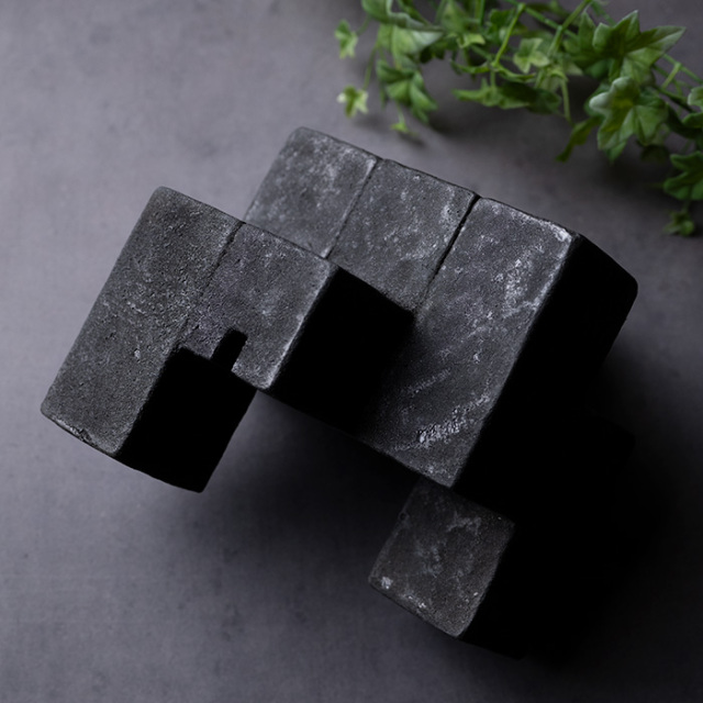 MODERN RUINS Vase