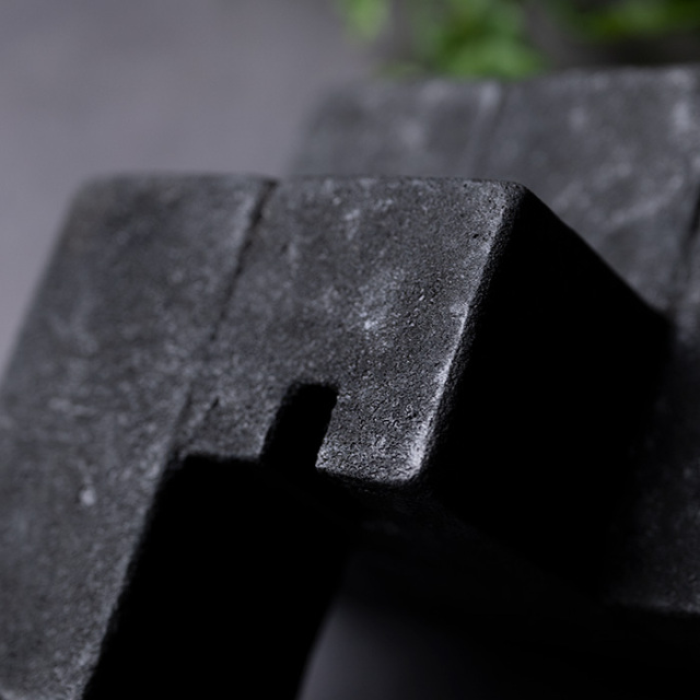 MODERN RUINS Vase