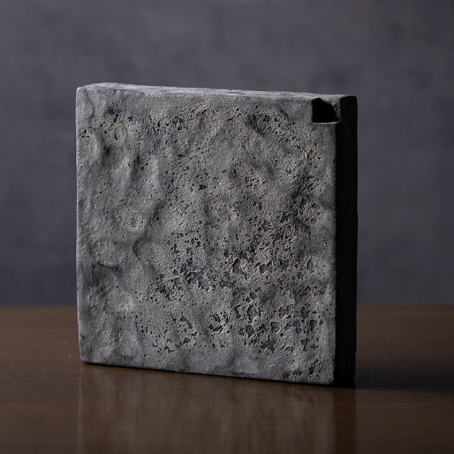 MODERN RUINS Vase