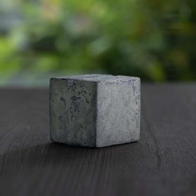 MODERN RUINS Vase