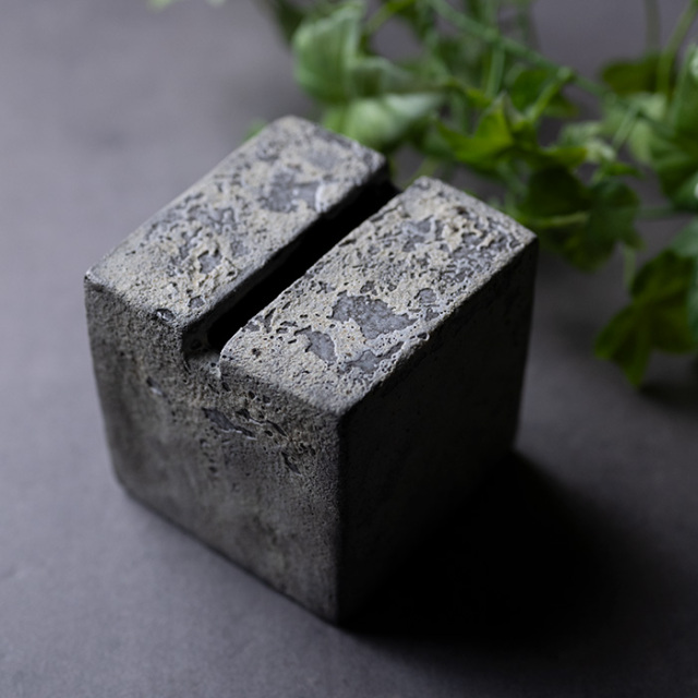 MODERN RUINS Vase