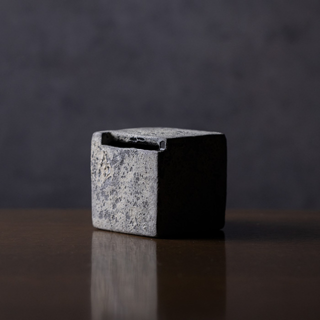 MODERN RUINS Vase