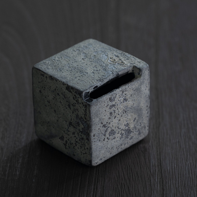 MODERN RUINS Vase