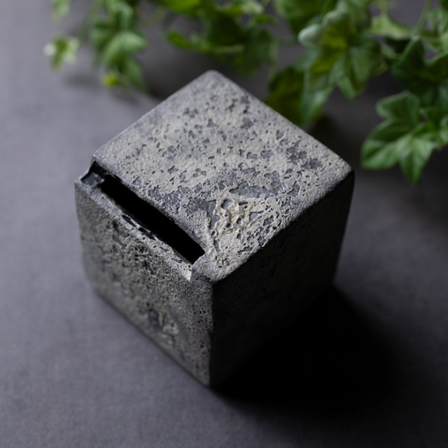 MODERN RUINS Vase