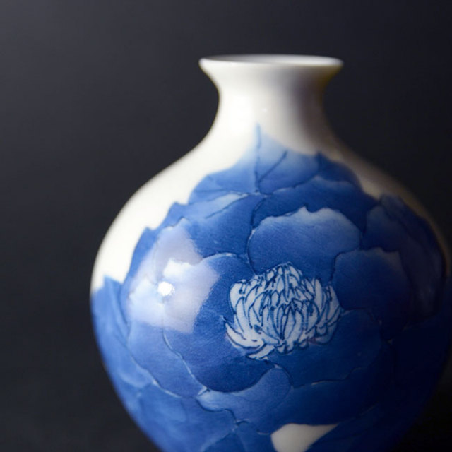 染付徳利「小夜の牡丹」 作家「黒部駒子」 