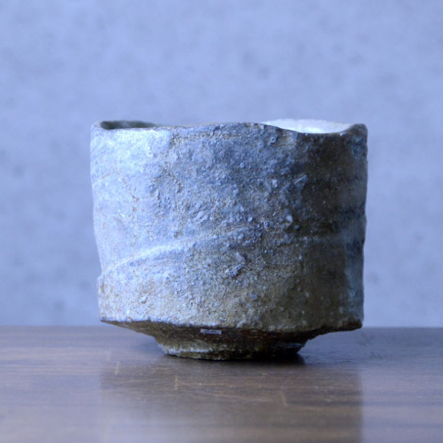 伊賀焼　茶碗 共箱付】伊賀鎬茶碗（MA-359) 作家「新学」