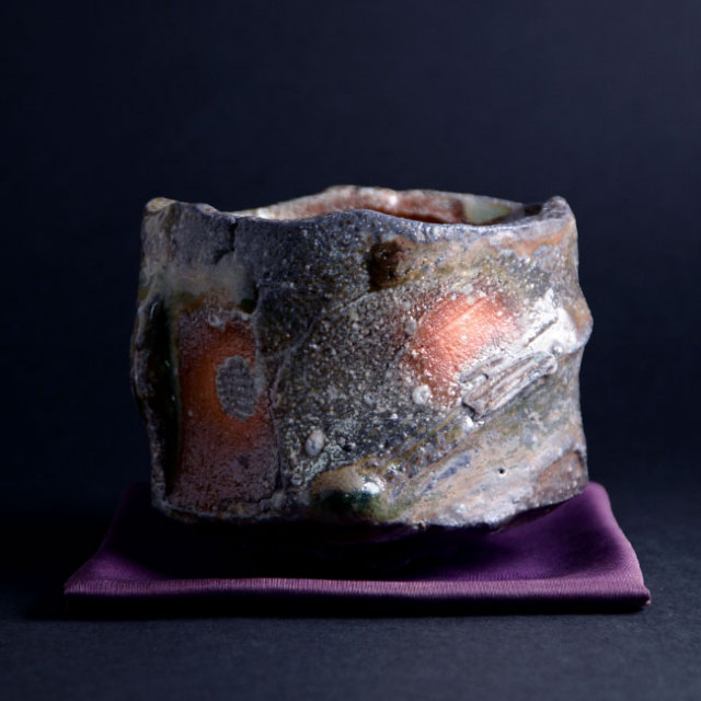 伊賀焼 人気作家 新学 鎬 ぐい呑 共箱 共布 栞 煎茶碗 陶芸家