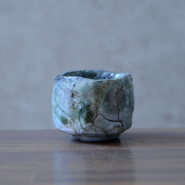伊賀鎬ぐい呑（共箱付F） 作家「新学」