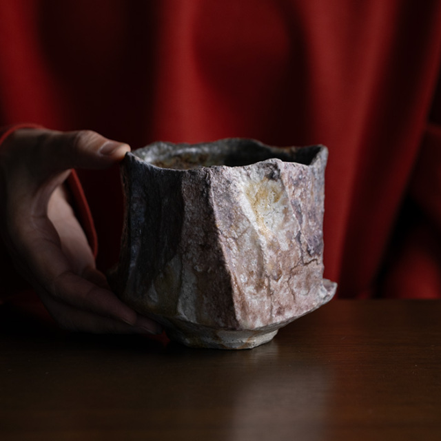共箱付 | 伊賀窯変鎬茶碗（MA-372) 作家「新学」