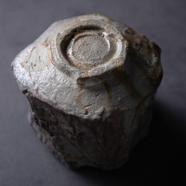 共箱付 | 伊賀窯変鎬茶碗（MA-372) 作家「新学」