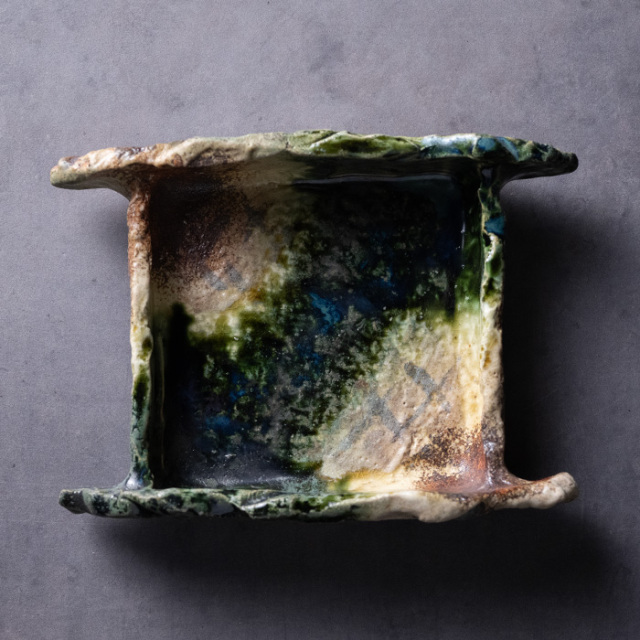 変形皿 | 織部淵高角皿（MA-377) 作家「新学」