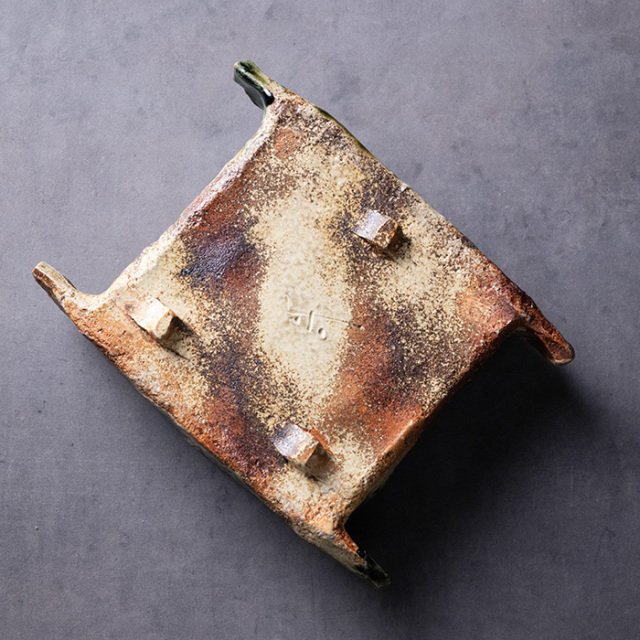 変形皿 | 織部淵高角皿（MA-377) 作家「新学」