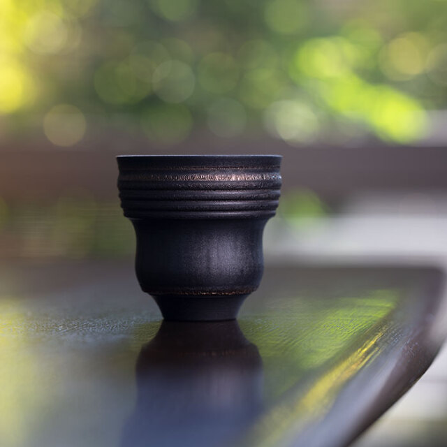 黒鳴植木鉢
