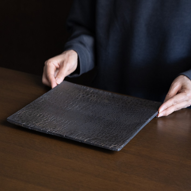 大皿 | 黒鳴角皿 (MOT-083) 作家「田中元将」