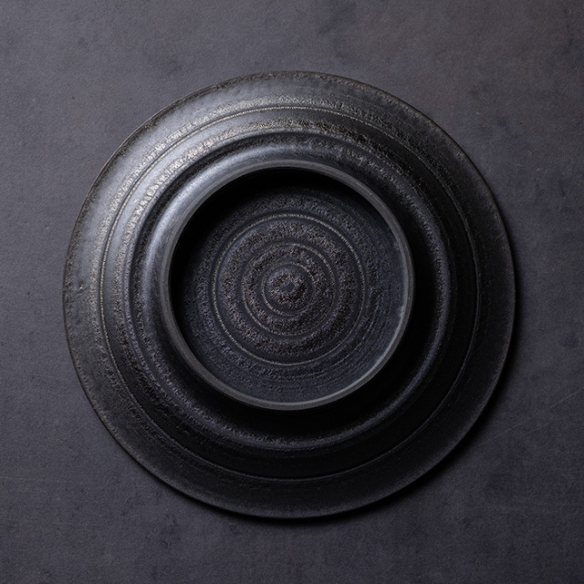 中皿 | 黒鳴リム皿 (MOT-102) 作家「田中元将」