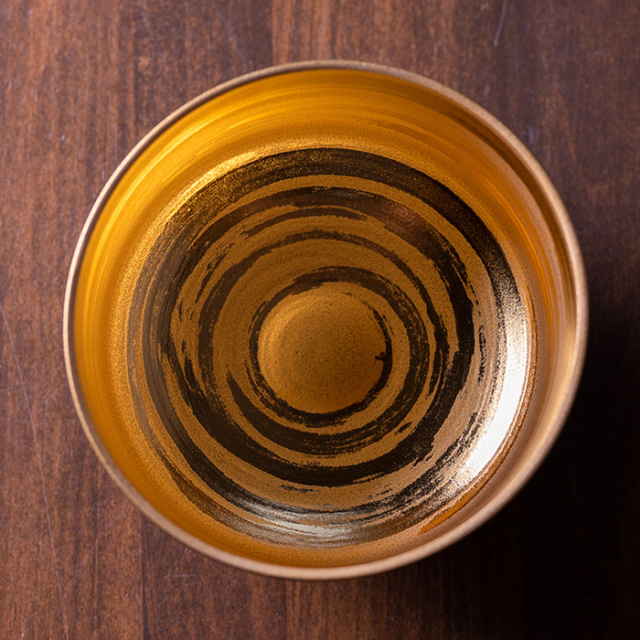 金の抹茶茶碗　