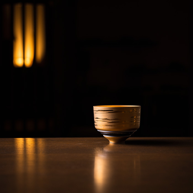 金の抹茶茶碗　