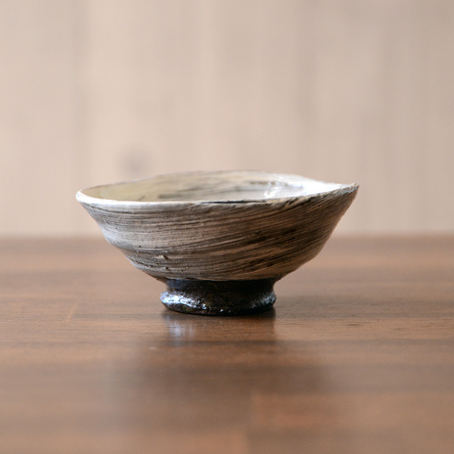 和食器　刷毛目酒盃　（共箱付）　作家「川淵直樹」