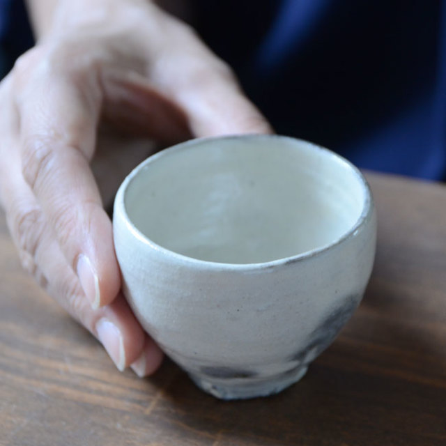 和食器　粉引酒盃　(共箱付no.9）　作家「川淵直樹」