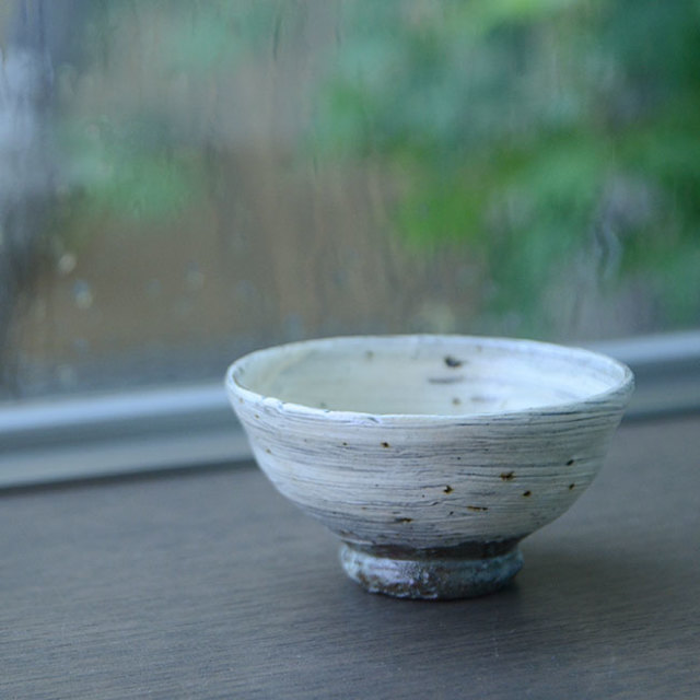 和食器　刷毛目酒盃　(共箱付no.13）　作家「川淵直樹」
