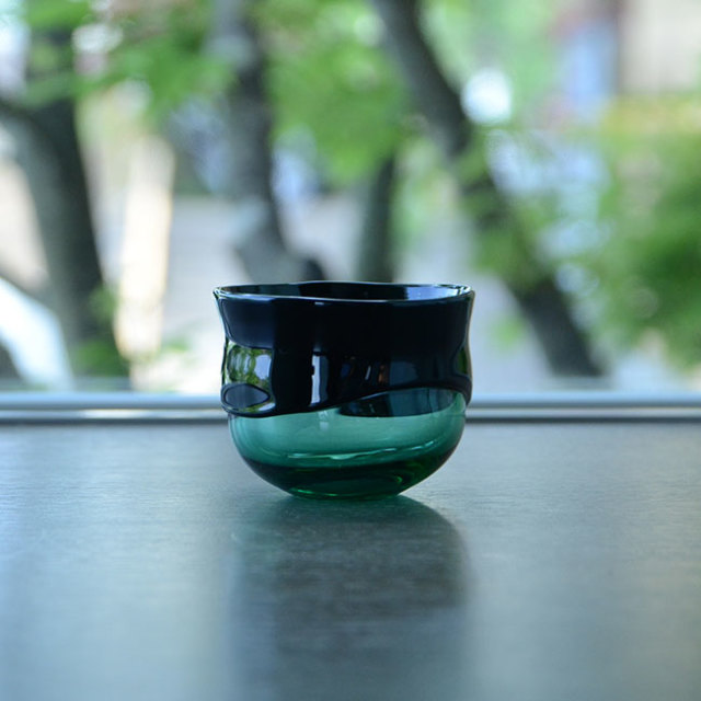 ガラス　DOMAKI “Green” ぐい呑（SI-036）　作家「飯田将平」