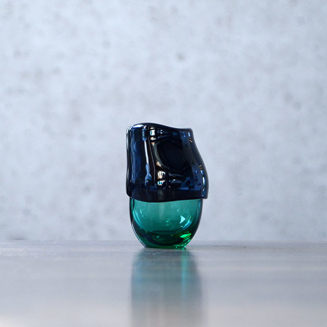 ガラス　DOMAKI “Green” ぐい呑（SI-038）　作家「飯田将平」