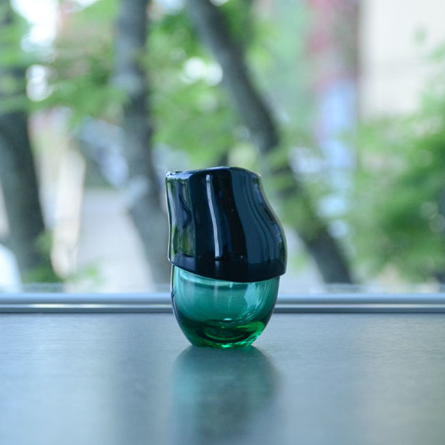 ガラス　DOMAKI “Green” ぐい呑（SI-038）　作家「飯田将平」
