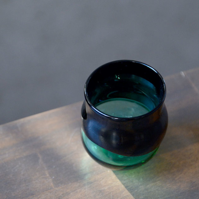 ガラス　DOMAKI “Green” ぐい呑（SI-039）　作家「飯田将平」
