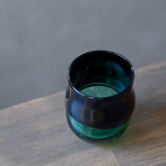 ガラス　DOMAKI “Green” ぐい呑（SI-041）　作家「飯田将平」