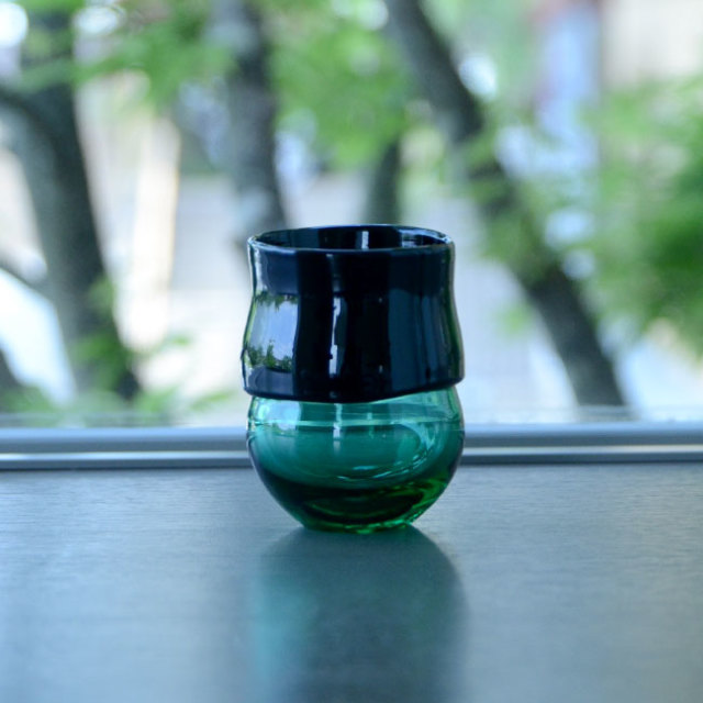 ガラス　DOMAKI “Green” ぐい呑（SI-041）　作家「飯田将平」