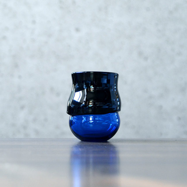ガラス　DOMAKI “Blue” ぐい呑（SI-042）　作家「飯田将平」