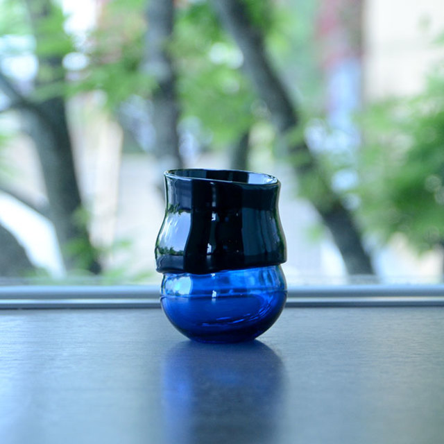 ガラス　DOMAKI “Blue” ぐい呑（SI-042）　作家「飯田将平」