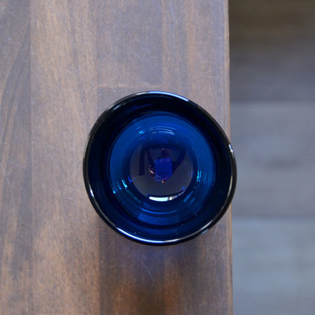 ガラス　DOMAKI “Blue” ぐい呑（SI-044）　作家「飯田将平」