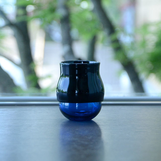 ガラス　DOMAKI “Blue” ぐい呑（SI-046）　作家「飯田将平」