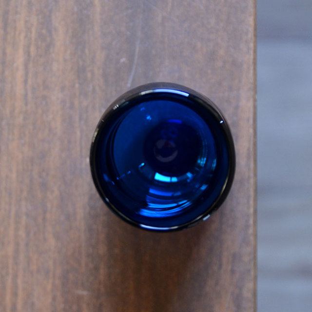 ガラス　DOMAKI “Blue” ぐい呑（SI-048）　作家「飯田将平」