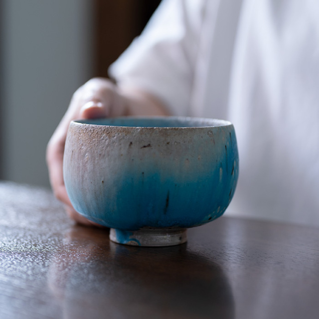 青いドラゴン模様 蓋付き茶碗 京焼？ 陶玉？ ２個ニューあります 共箱付】青茶碗 (SOY-244) 作家「山田想」