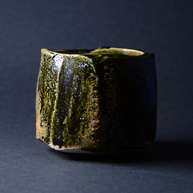 織部筒茶碗 肩身替リ 時代物 織部筒茶碗 | 鶴田 純久の章 お話