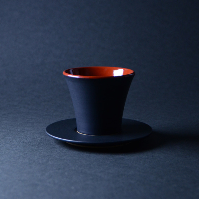 和食器 黒釉赤彩カップ＆ソーサ 作家「森野知子」