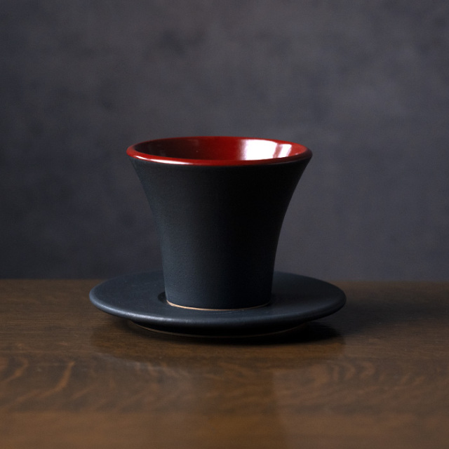 和食器 黒釉赤彩カップ＆ソーサ 作家「森野知子」