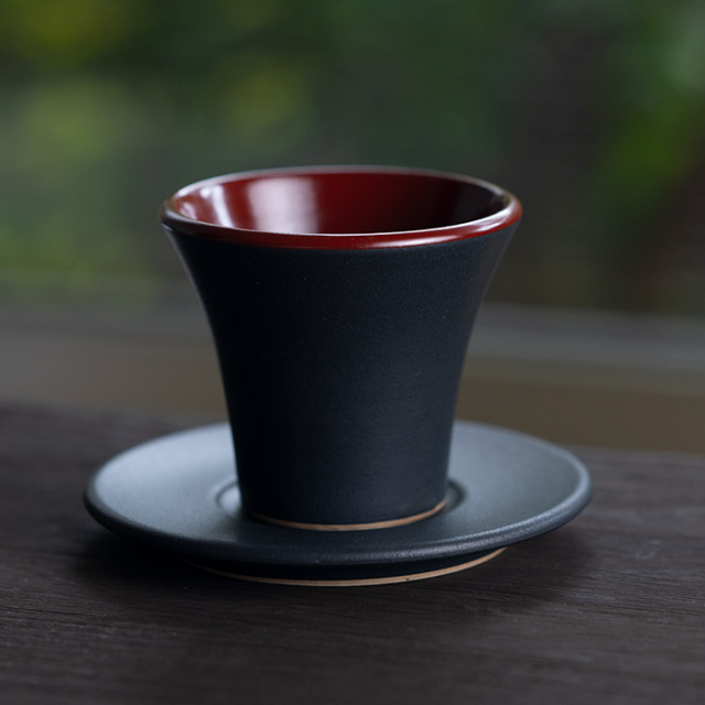 和食器 黒釉赤彩カップ＆ソーサ 作家「森野知子」