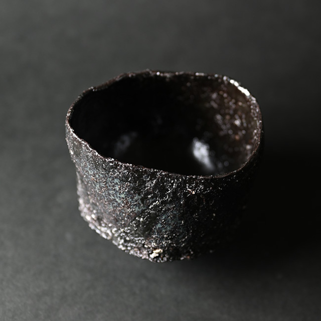 黒碗　横山拓也