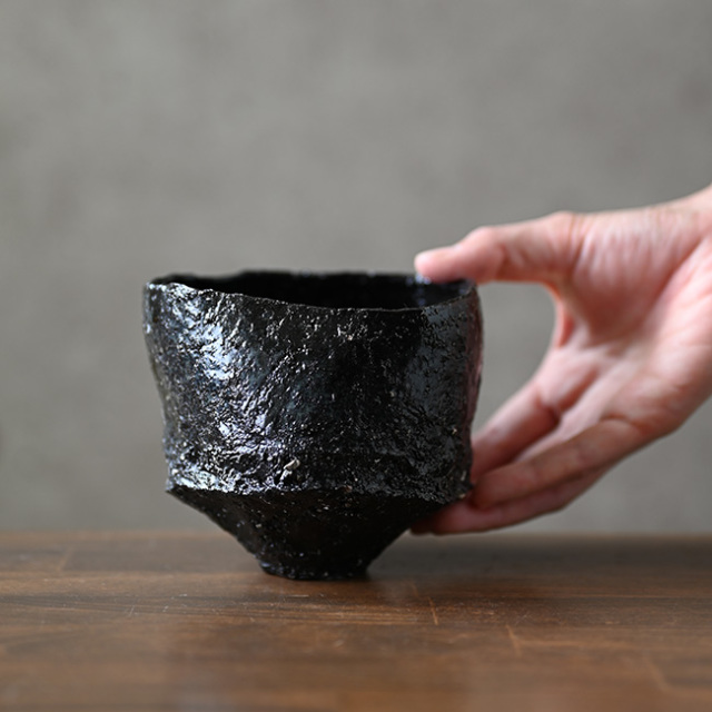 黒碗　横山拓也