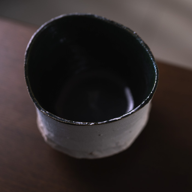 白/織部茶碗 (TY-244) 作家「横山拓也」